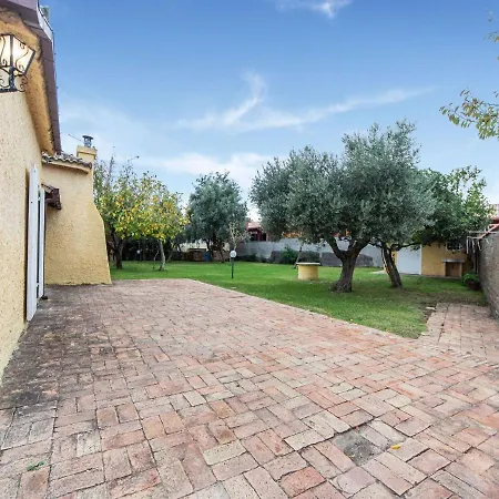 Holiday home Beautiful In With Garden Ardea